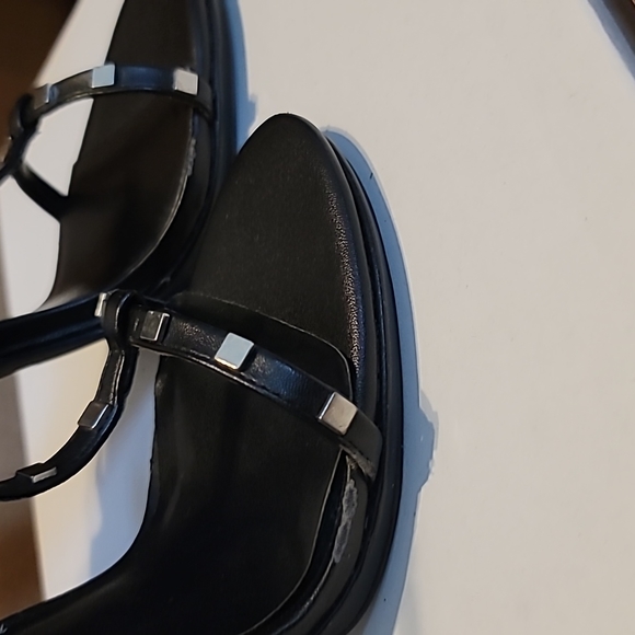 High heels - Picture 4 of 4